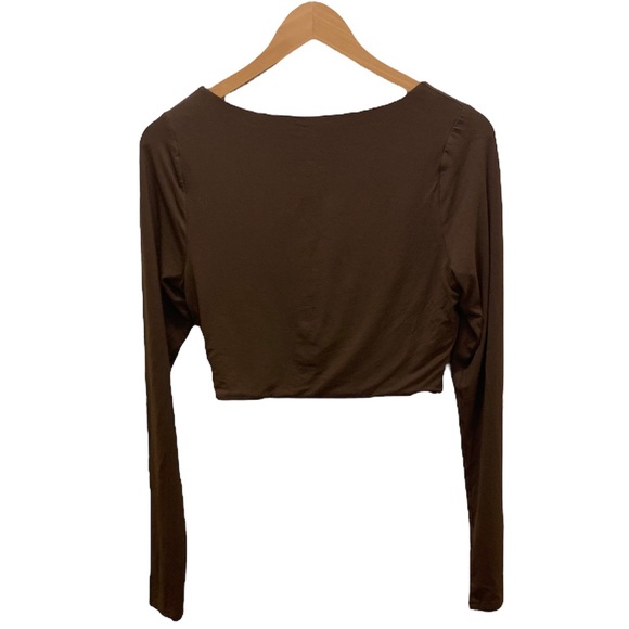 Wilfred Free | Long Sleeve Deep V Crop - Picture 2 of 4